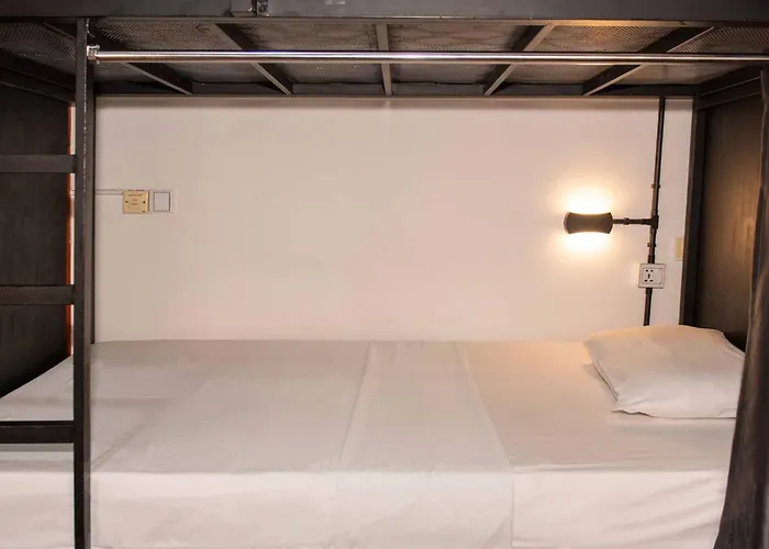Dormitory Room Mixed